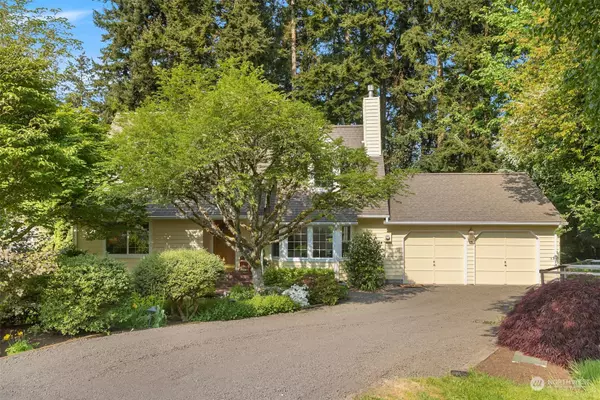 11445 Eastwind CT NE, Bainbridge Island, WA 98110