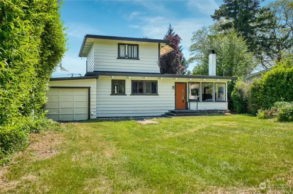 1361 Park LN, Point Roberts, WA 98281