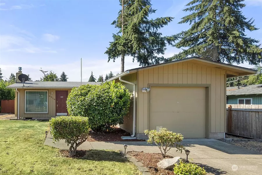 2318 Maple LN, Steilacoom, WA 98388