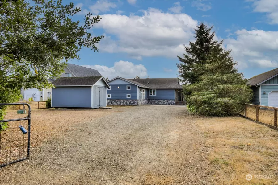 646 Weatherwax LOOP NE, Ocean Shores, WA 98569