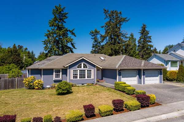 1796 SW Putnam DR, Oak Harbor, WA 98277