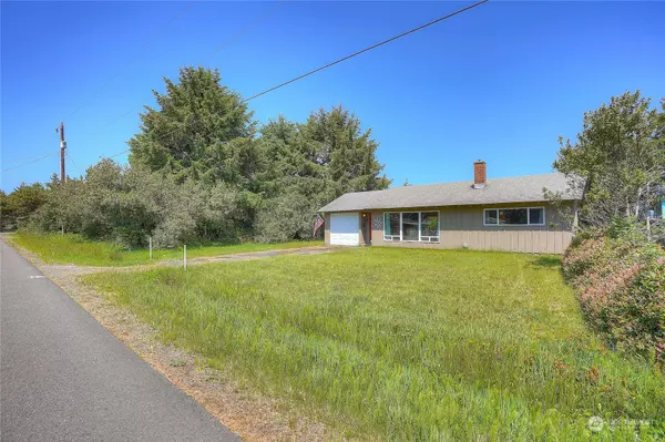 590 Ensign AVE NW, Ocean Shores, WA 98569