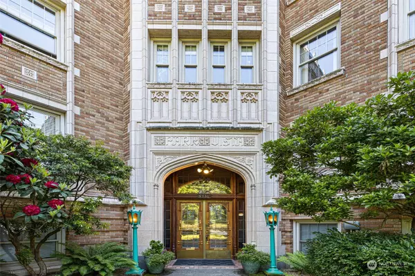 5810 Cowen PL NE #5, Seattle, WA 98105