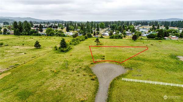 4 Sunset CIR, Forks, WA 98331