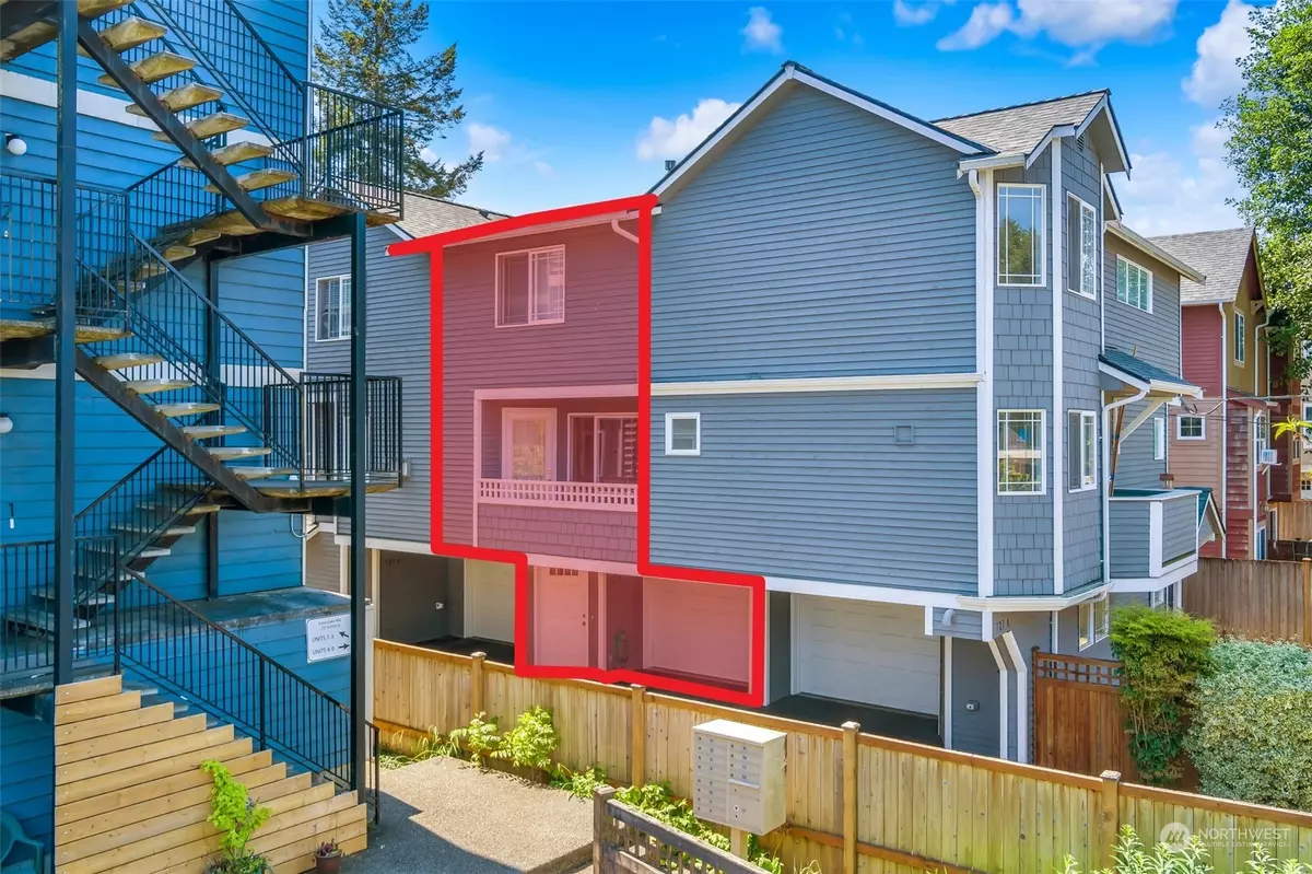 Seattle, WA 98103,727 N 95th ST #B