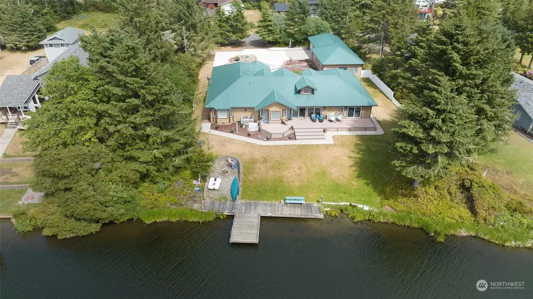 521 Duck Lake DR SE, Ocean Shores, WA 98569