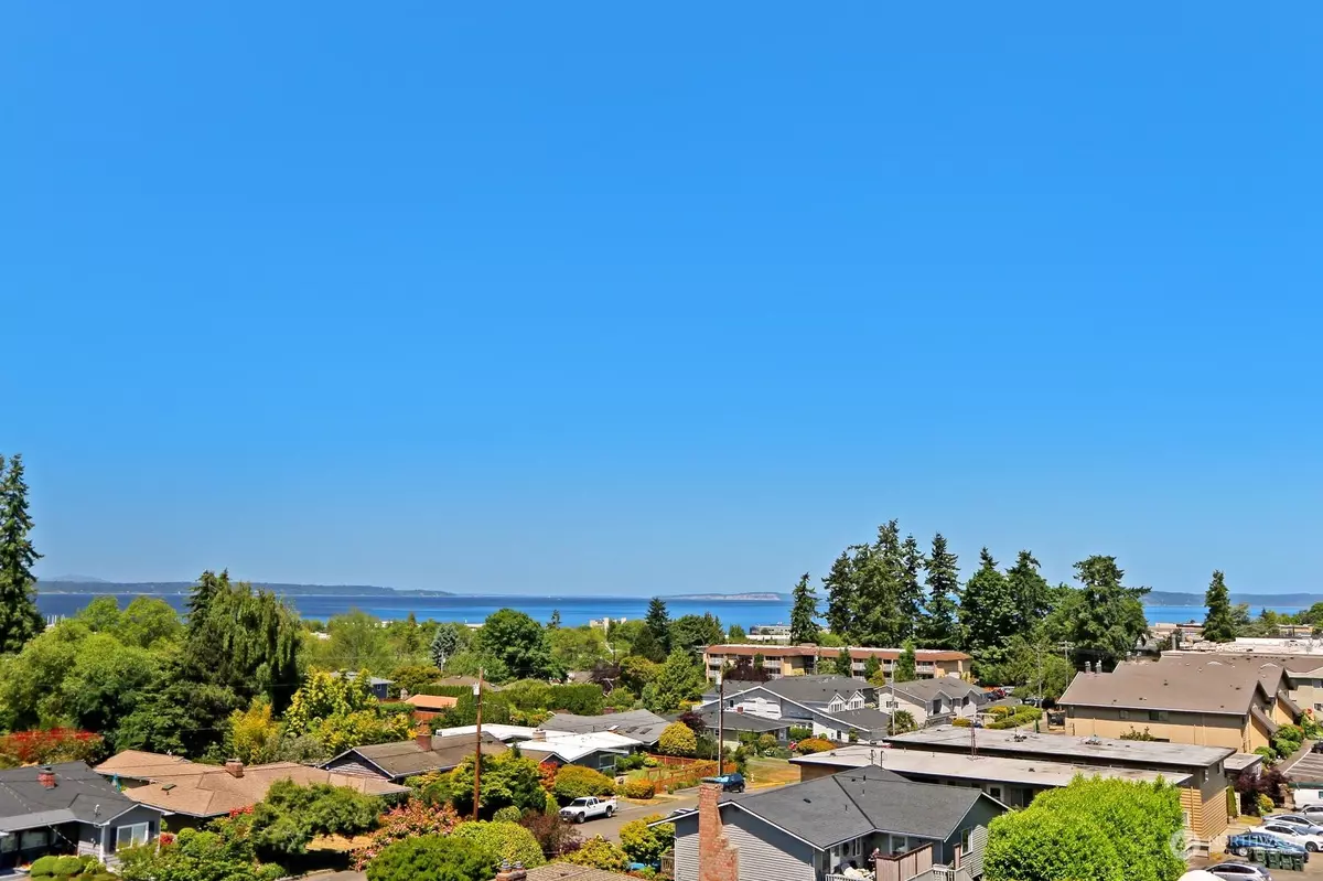 Edmonds, WA 98020,900 5th AVE S #300