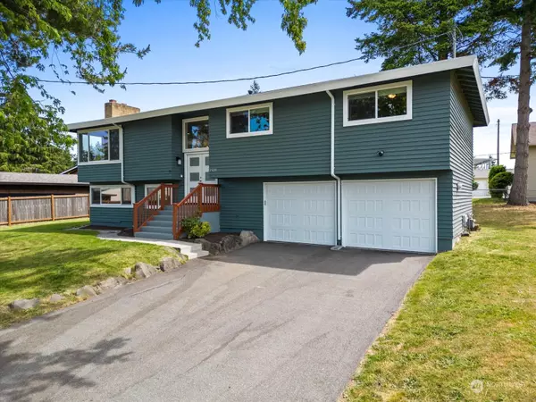 Edmonds, WA 98026,17439 69th PL W