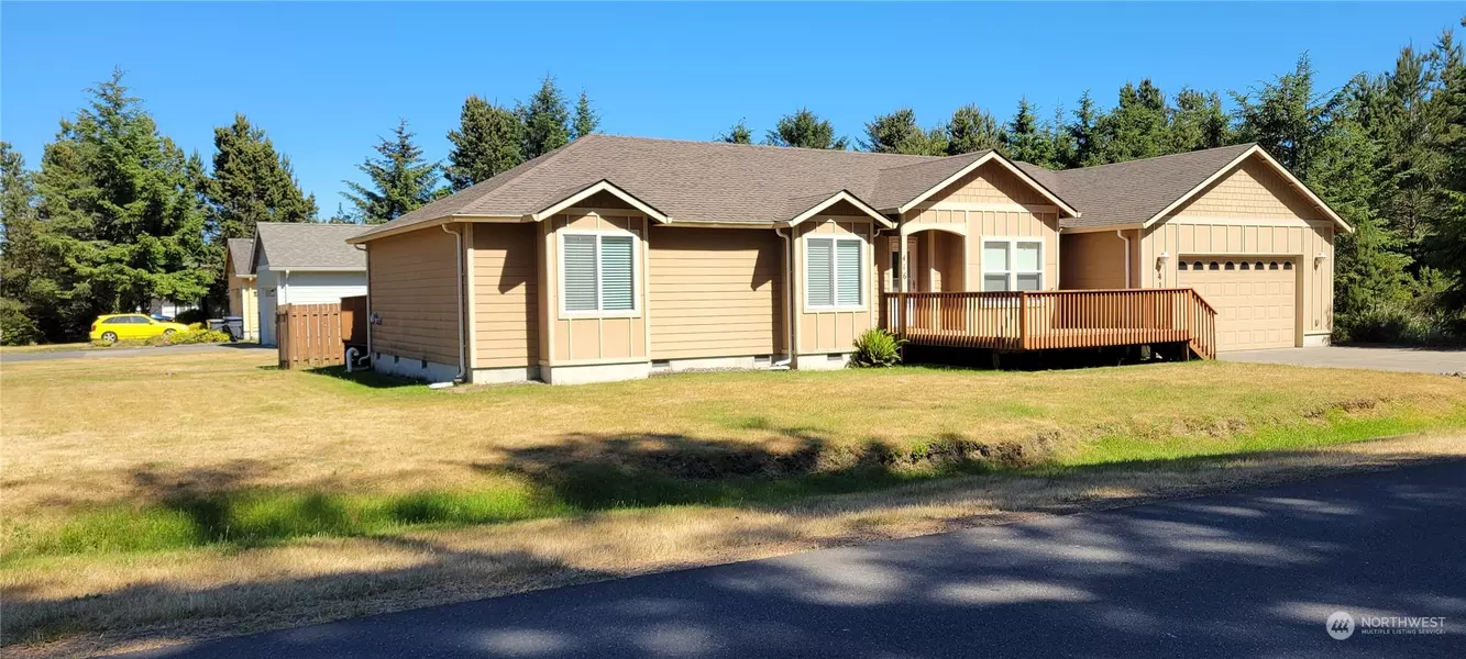 416 Bass AVE NE, Ocean Shores, WA 98569