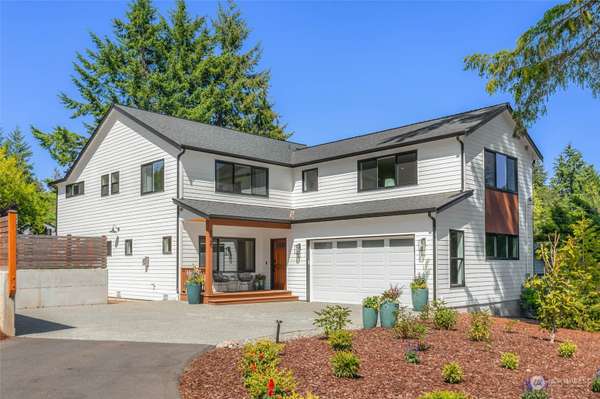 3040 NE 200th ST, Lake Forest Park, WA 98155