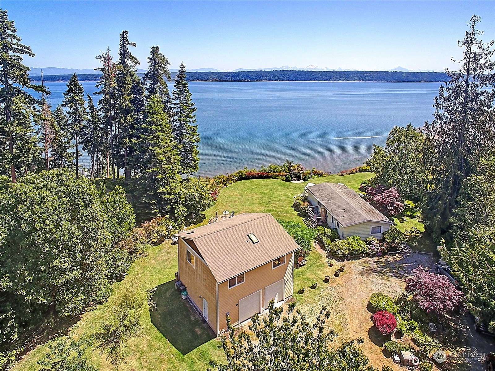 2583 S East Camano DR, Camano Island, WA 98282