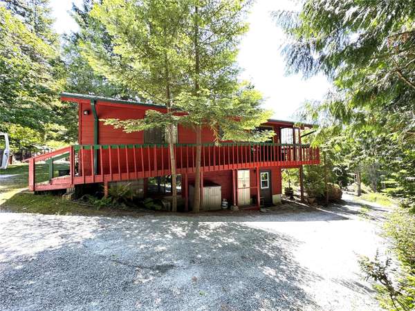 709 Shelter Bay DR, La Conner, WA 98257