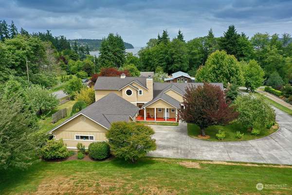 1556 Beauregard DR, Freeland, WA 98249