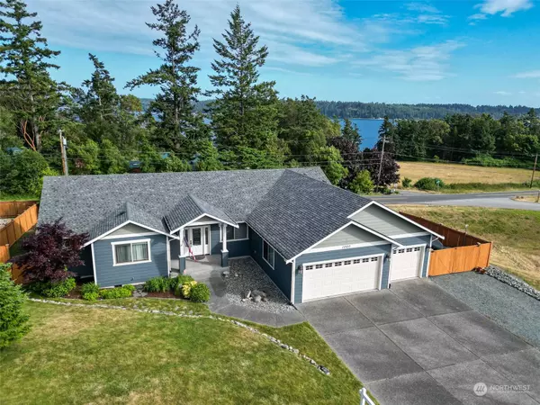 1060 Lyle Ridge CIR, Oak Harbor, WA 98277