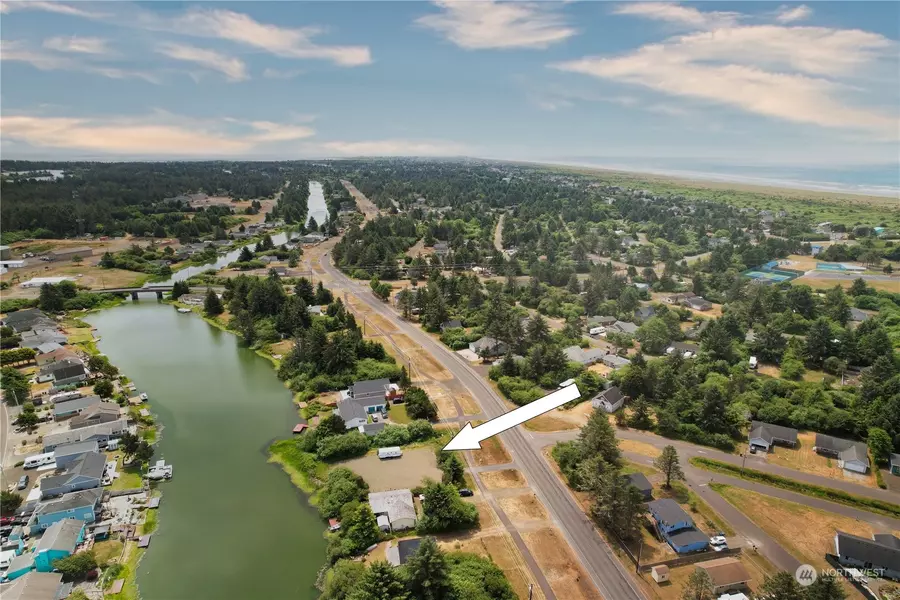 212 Point Brown AVE NE, Ocean Shores, WA 98569