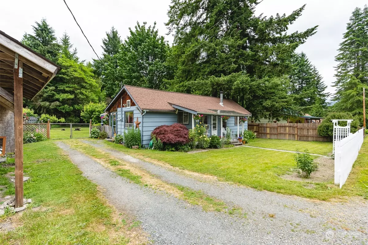 Acme, WA 98220,5218 Galbraith RD