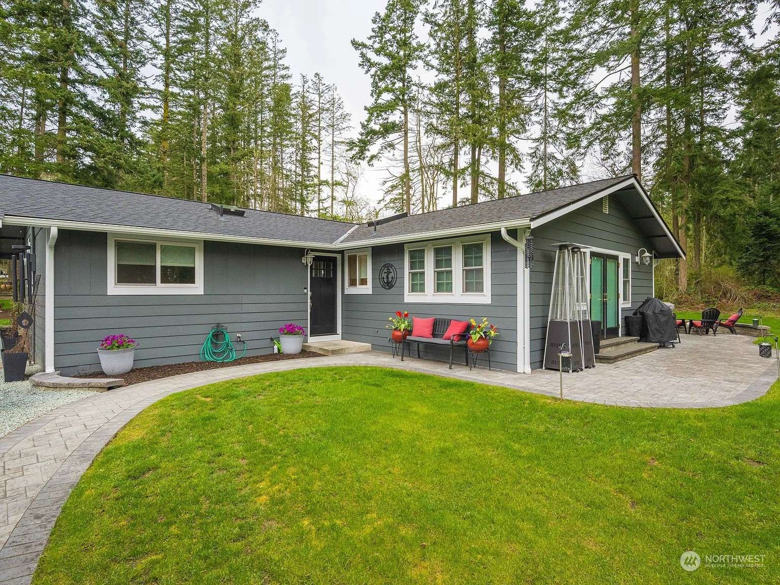 342 Whispering Pine LN, Oak Harbor, WA 98277