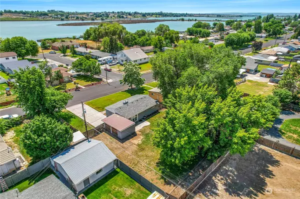 Moses Lake, WA 98837,1910 W Lakeside DR