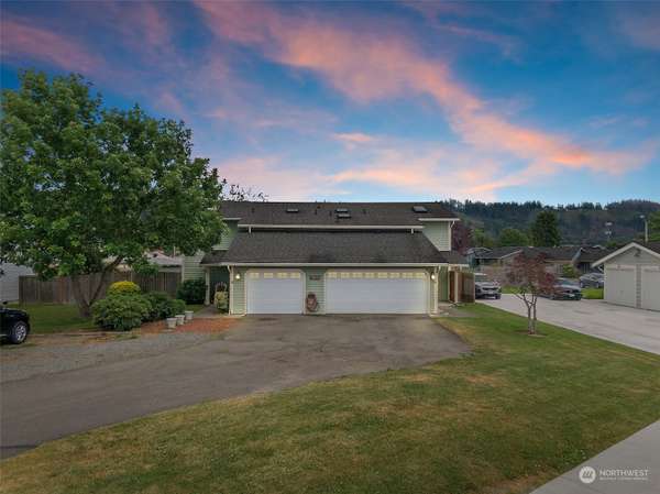 15718 63rd Street Ct E #A & B, Sumner, WA 98390