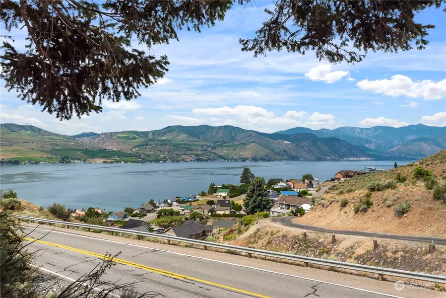 104 Lookout WAY SW, Chelan, WA 98816