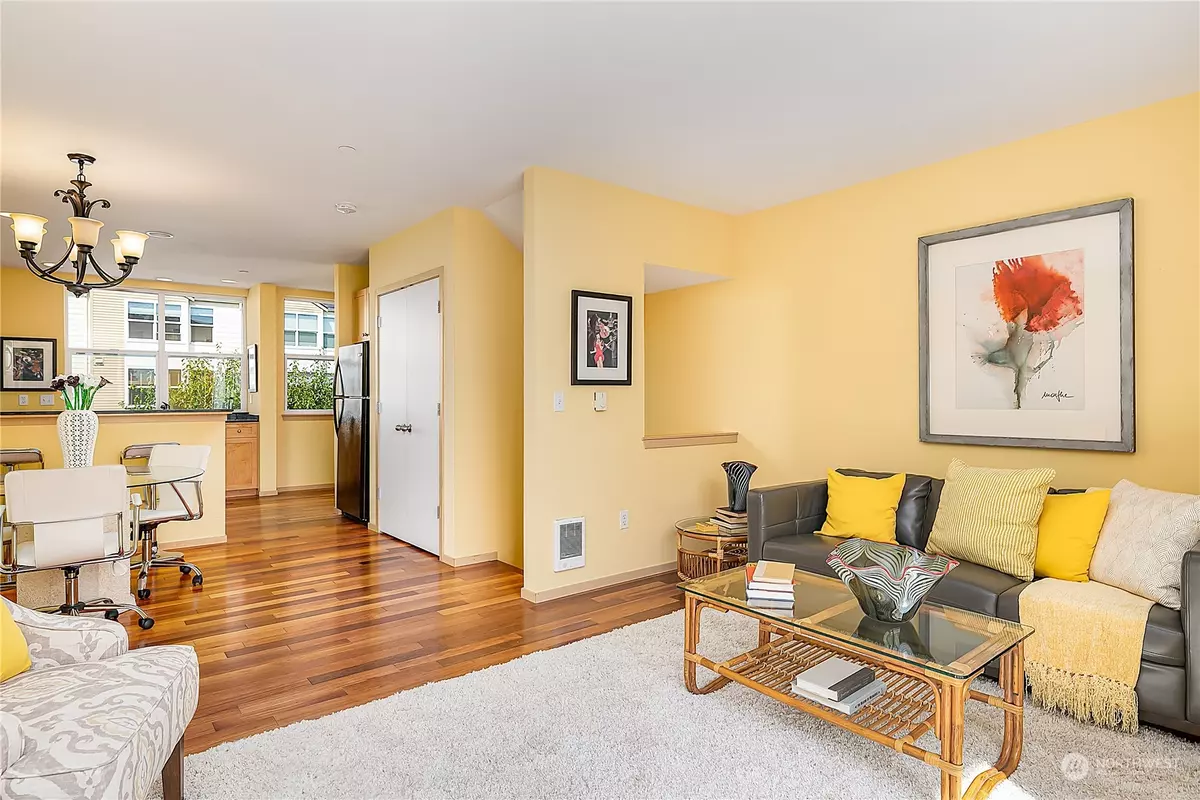 Shoreline, WA 98155,19044 14th CT NE