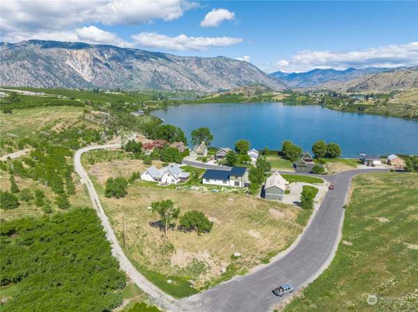 220 Roses Lake DR, Manson, WA 98831