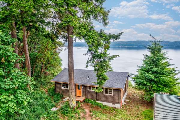 32 B Whidbey Island DR, Hat Island, WA 98206