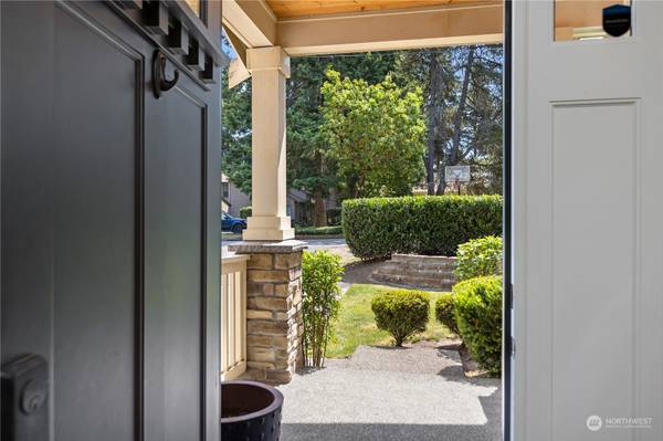 10442 SE 13th ST, Bellevue, WA 98004