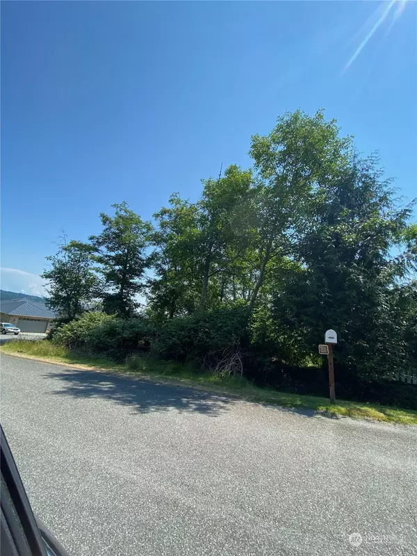 4884 Breezefair RD, Freeland, WA 98249