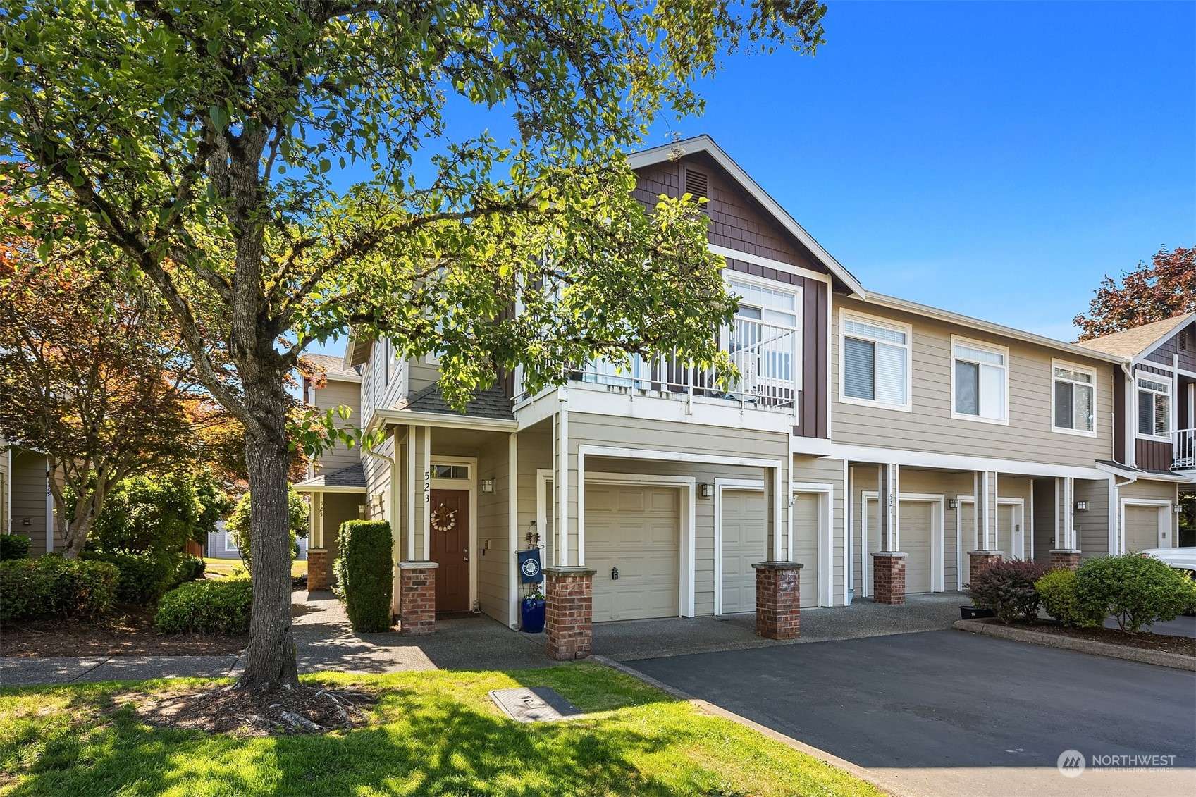 525 241st LN SE #W1, Sammamish, WA 98074