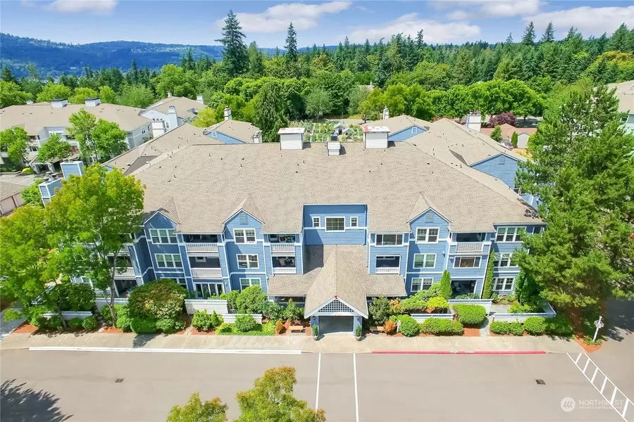 3935 226th PL SE #312, Issaquah, WA 98029