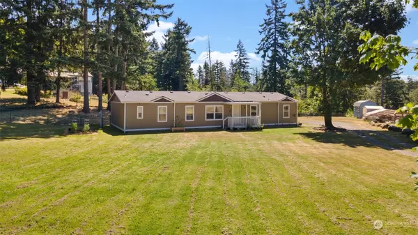 807 Tipsoo LOOP S, Rainier, WA 98576