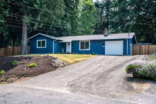 26241 Edgewater PL NW, Poulsbo, WA 98370