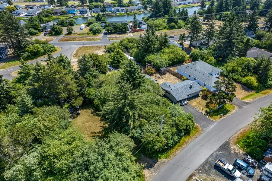 132 N Narwhal LOOP NW, Ocean Shores, WA 98569