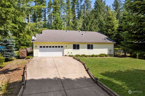 110 N Fairway DR W, Hoodsport, WA 98548