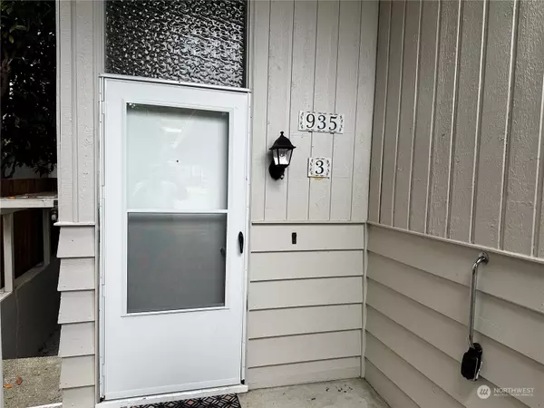 935 1st ST S ##3, Kirkland, WA 98033