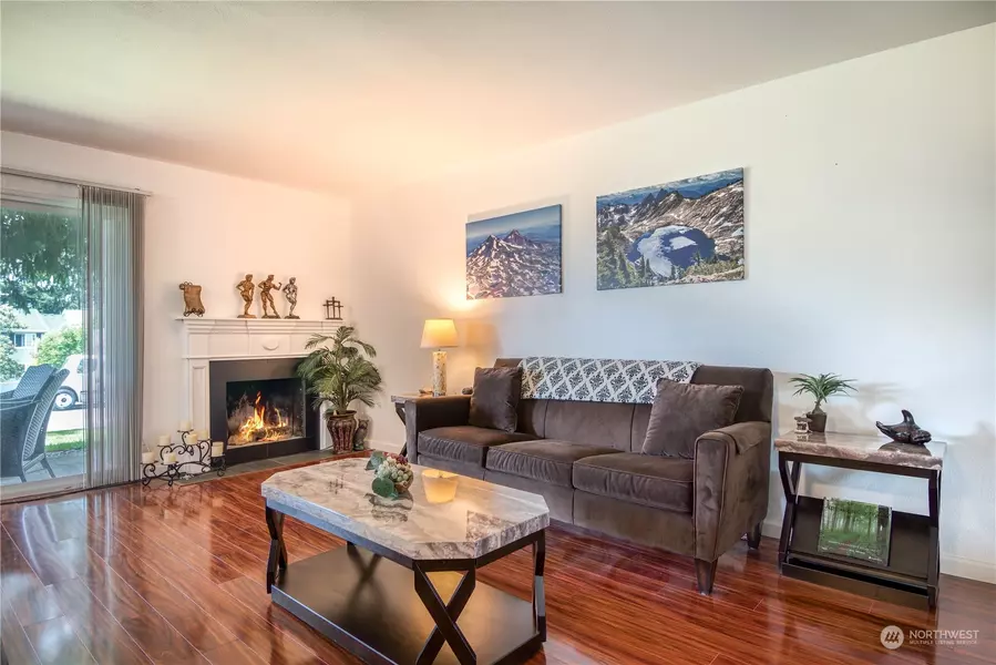 12415 NE 130th CT #H102, Kirkland, WA 98034