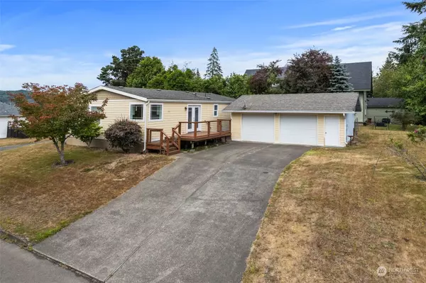 428 Welsh ST, Raymond, WA 98577