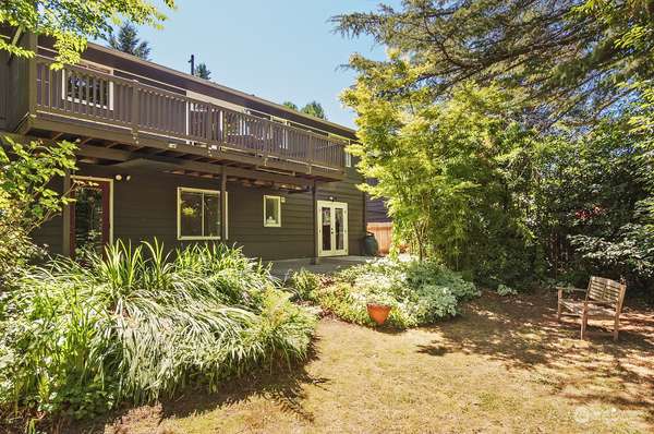 3040 NE 103rd ST, Seattle, WA 98125