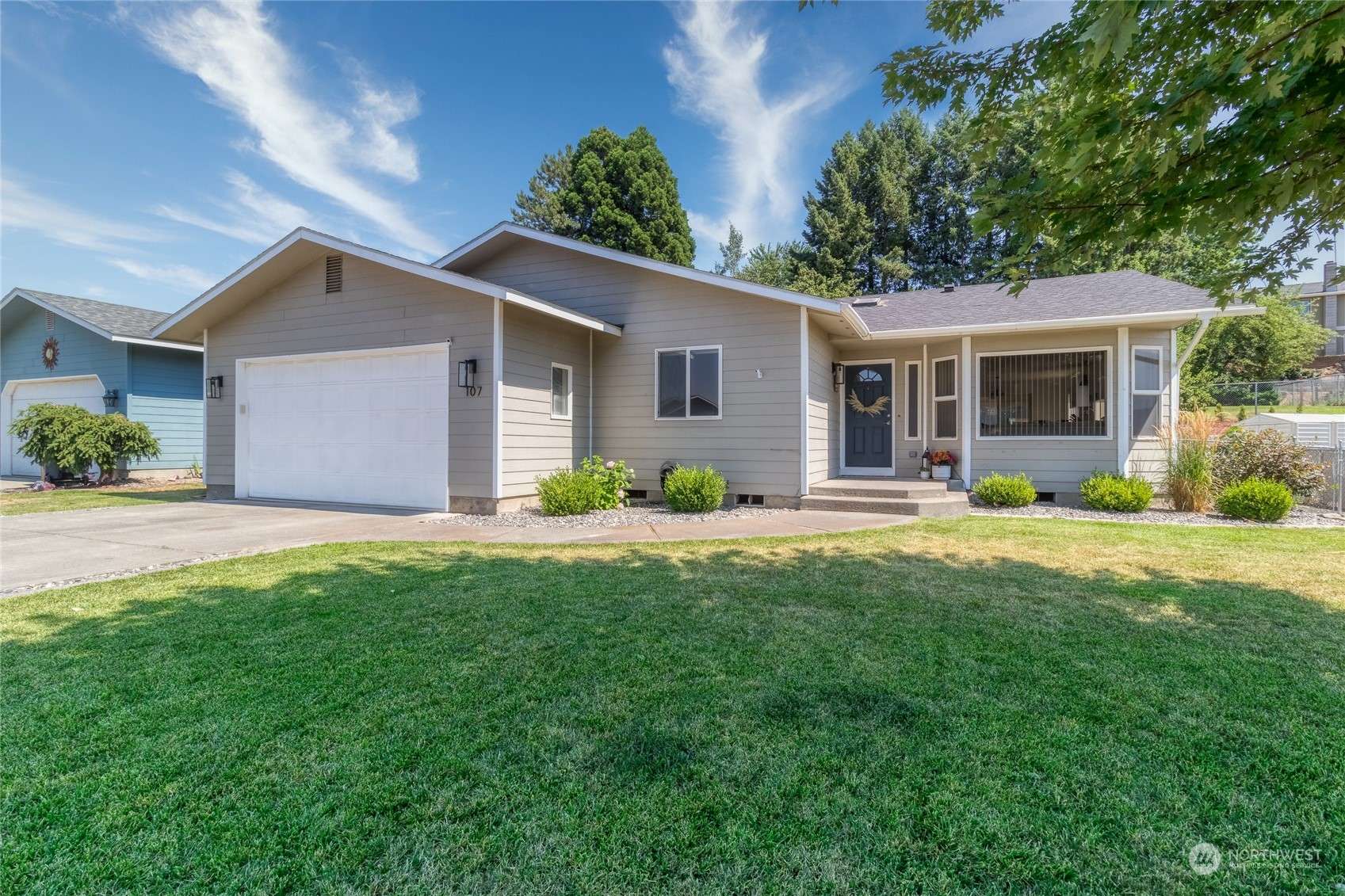 107 SE Maple AVE, College Place, WA 99324