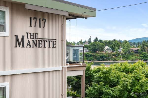 1717 E 16th ST #205, Bremerton, WA 98310