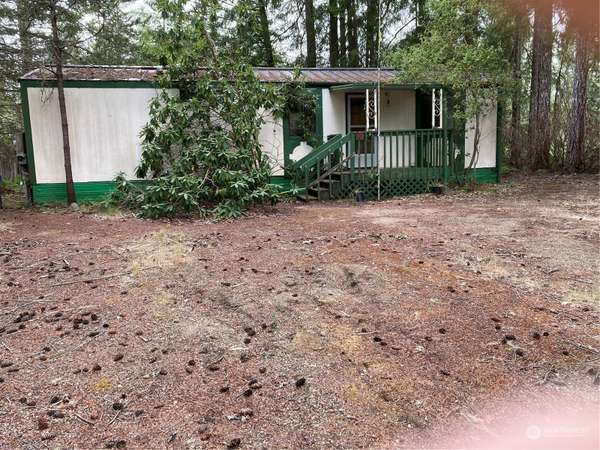 10 Silver LN S, Hoodsport, WA 98548