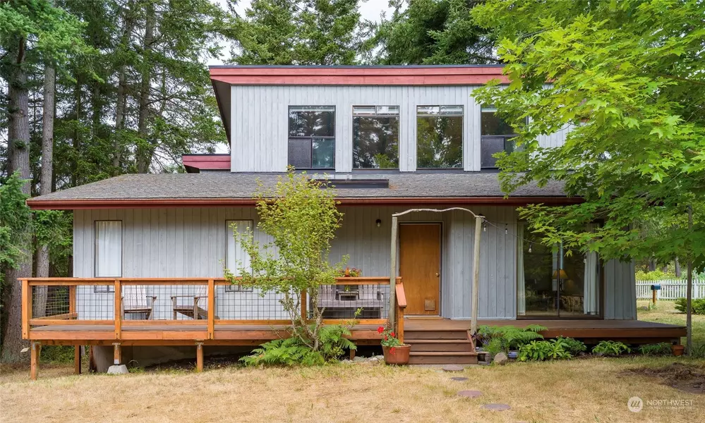 698 Whiskey Hill Rd, Lopez Island, WA 98261