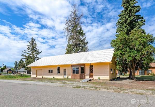 108 S Rainier ST, Waterville, WA 98858