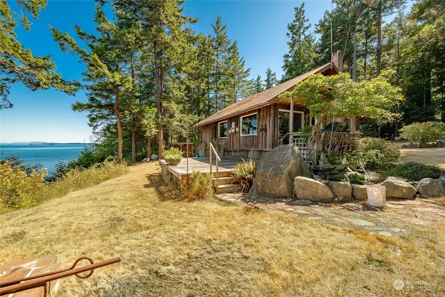 81 Eliza Island, Bellingham, WA 98226