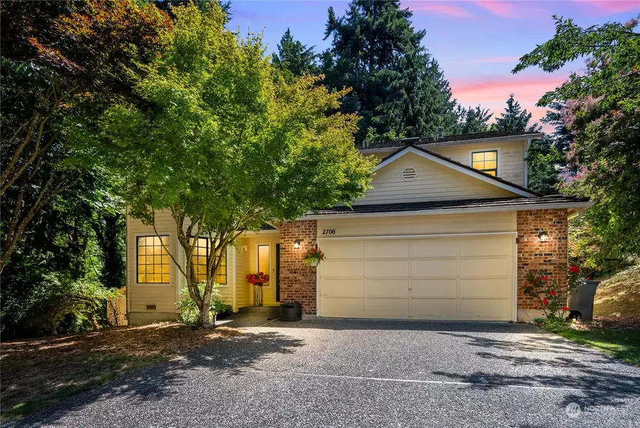 2706 NE 184th PL, Lake Forest Park, WA 98155