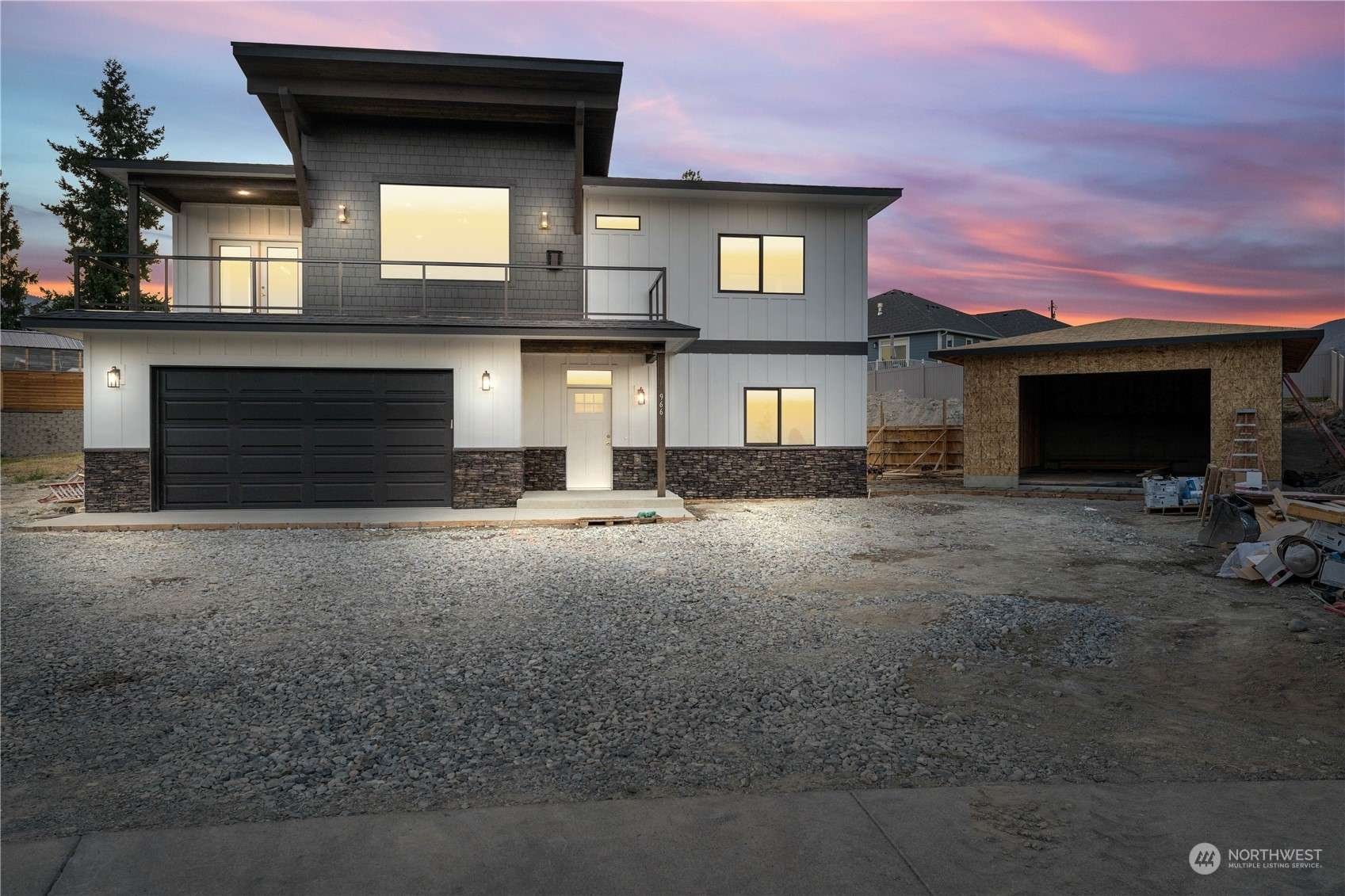 966 Cloudless DR, Manson, WA 98831