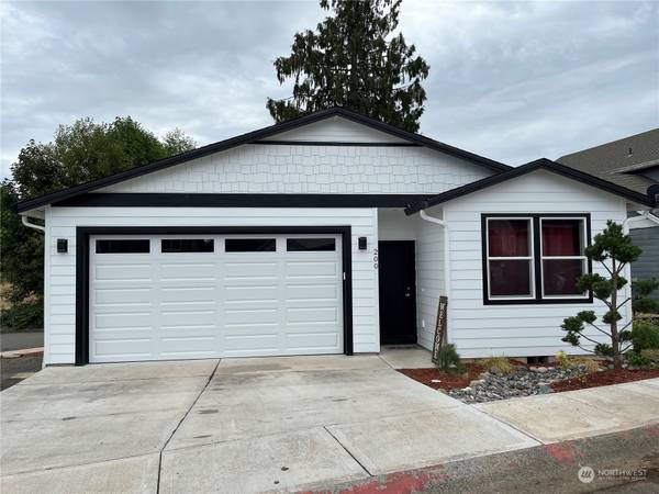 200 Glengate LOOP, Cathlamet, WA 98612