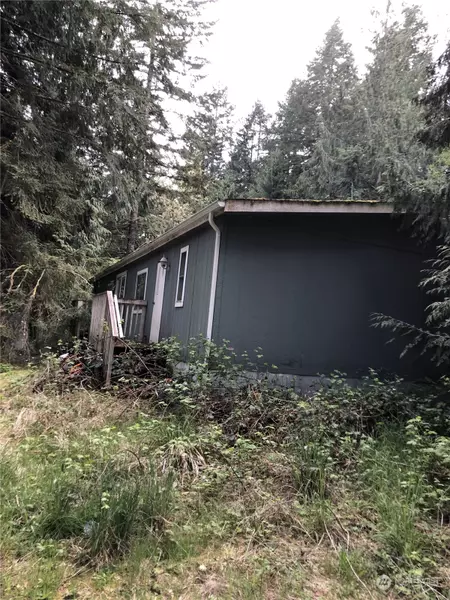 7591 SE Fragaria RD, Olalla, WA 98359