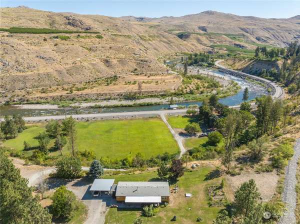 485 HWY 153, Pateros, WA 98846